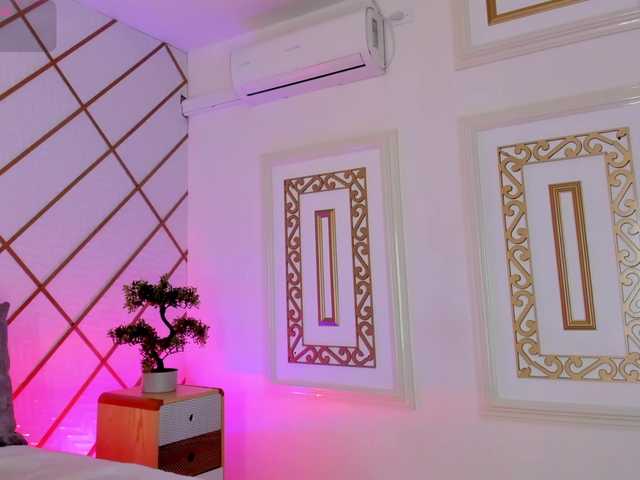 TaniaSmith's BongaCams show and profile