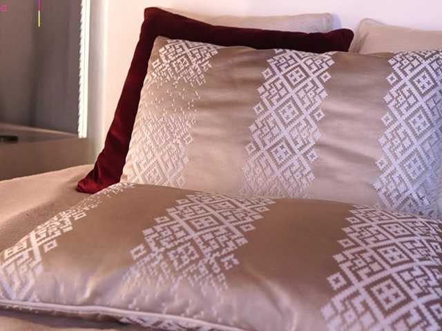 AylinMiller's BongaCams show and profile