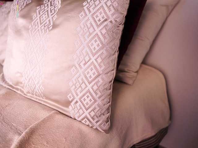 AylinMiller's BongaCams show and profile