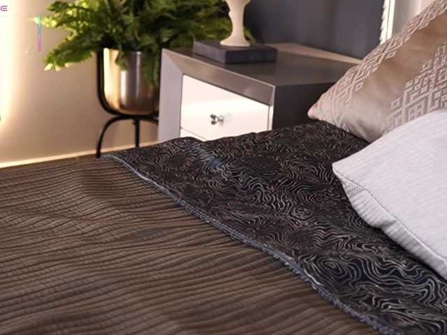 AylinMiller's BongaCams show and profile