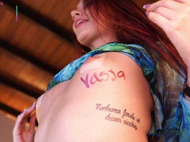 AylinMiller's BongaCams show and profile