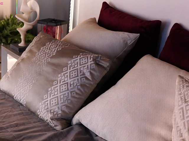 AylinMiller's BongaCams show and profile