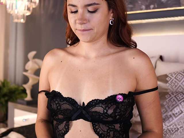 AylinMiller's BongaCams show and profile