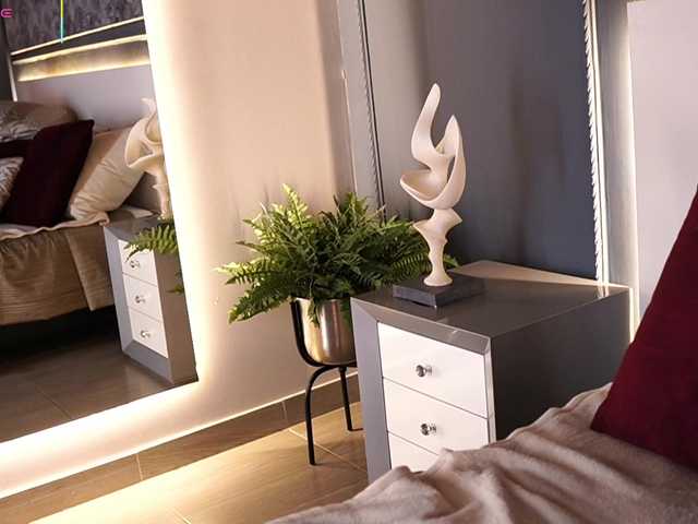 AylinMiller's BongaCams show and profile