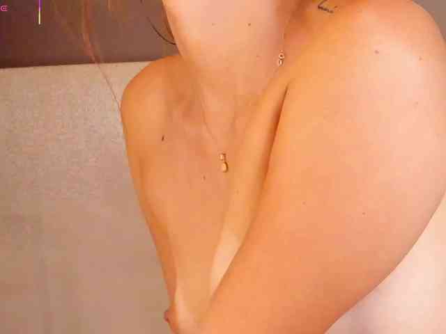 AylinMiller webcam
