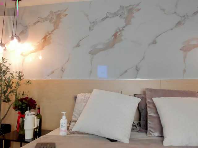 leathompson1's BongaCams show and profile