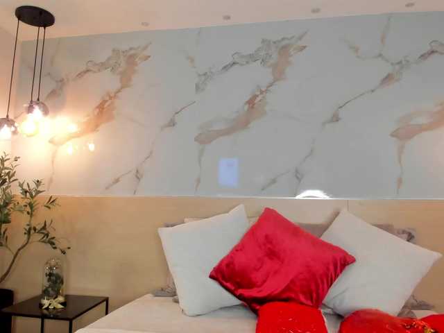 leathompson1's BongaCams show and profile