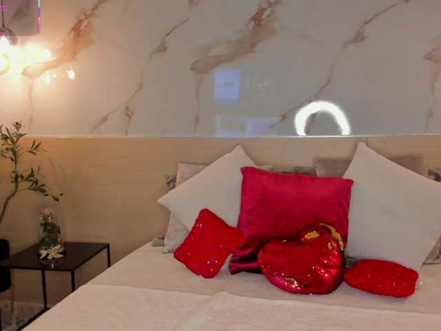 leathompson1's BongaCams show and profile