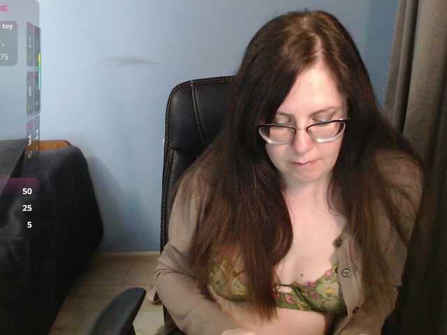 mandarinka28's BongaCams show and profile