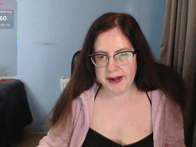 mandarinka28's BongaCams show and profile