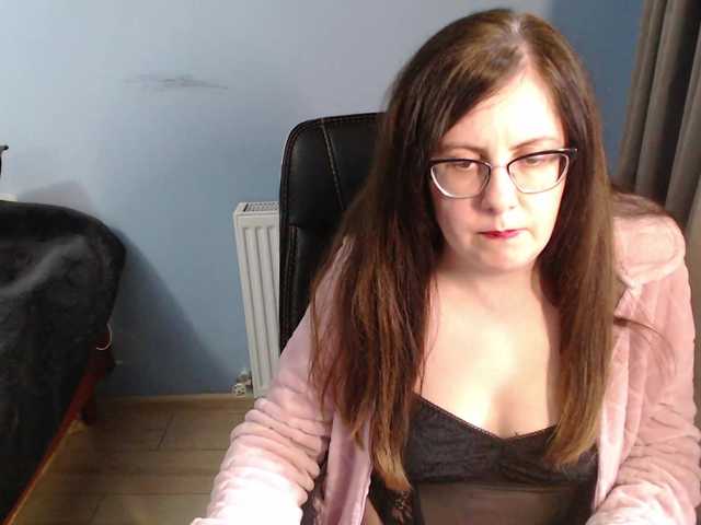 mandarinka28's BongaCams show and profile