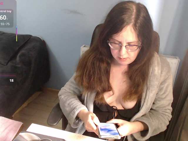 mandarinka28's BongaCams show and profile