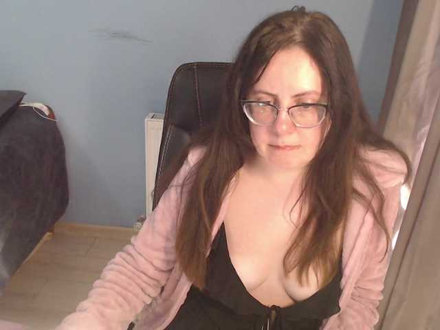 mandarinka28's BongaCams show and profile