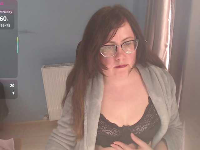 mandarinka28's BongaCams show and profile