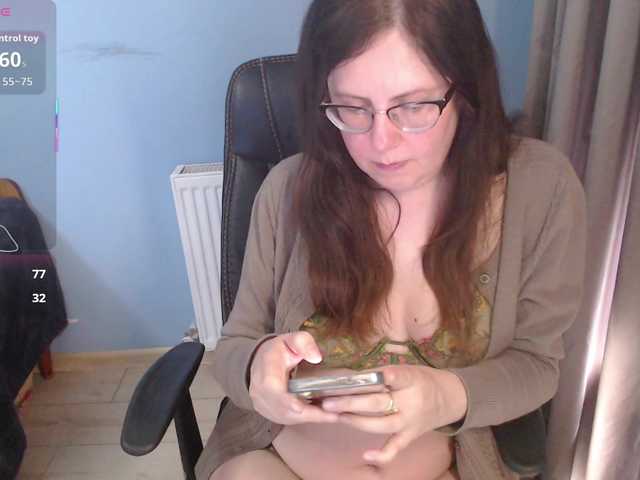 mandarinka28's BongaCams show and profile