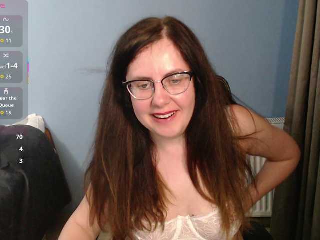 mandarinka28's BongaCams show and profile