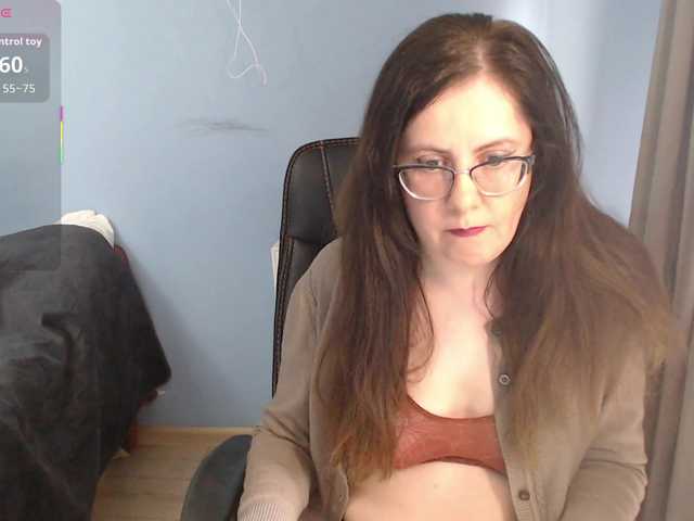 mandarinka28's BongaCams show and profile