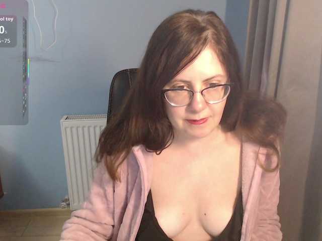 mandarinka28's BongaCams show and profile