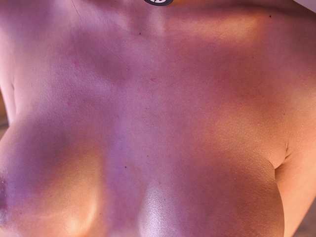 AmmyScott's BongaCams show and profile