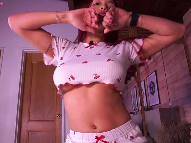 AmmyScott's BongaCams show and profile