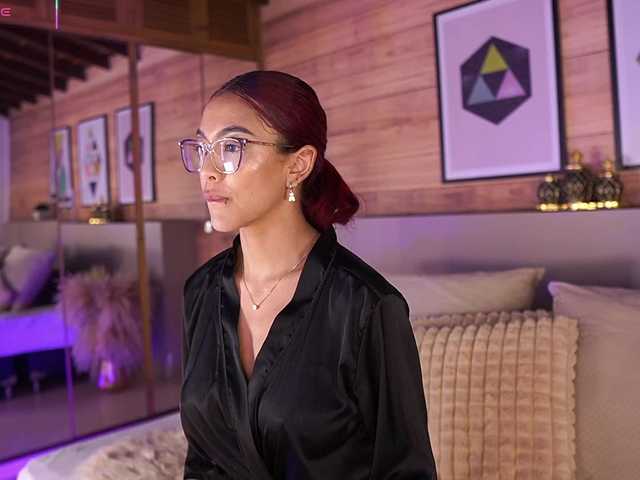 AmmyScott's BongaCams show and profile