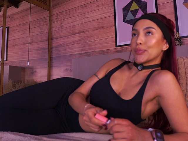 AmmyScott's BongaCams show and profile