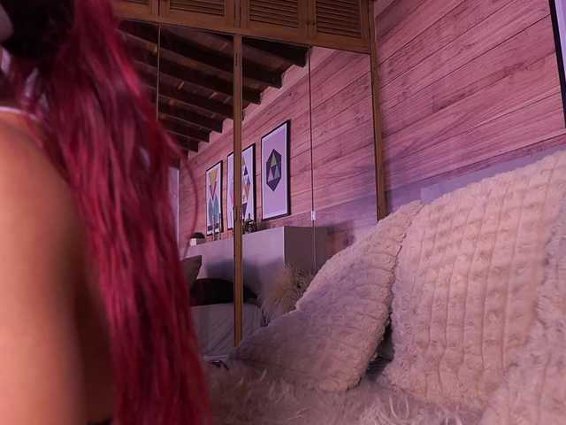 AmmyScott's BongaCams show and profile