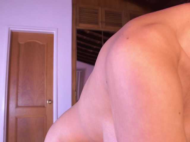 AmmyScott's BongaCams show and profile