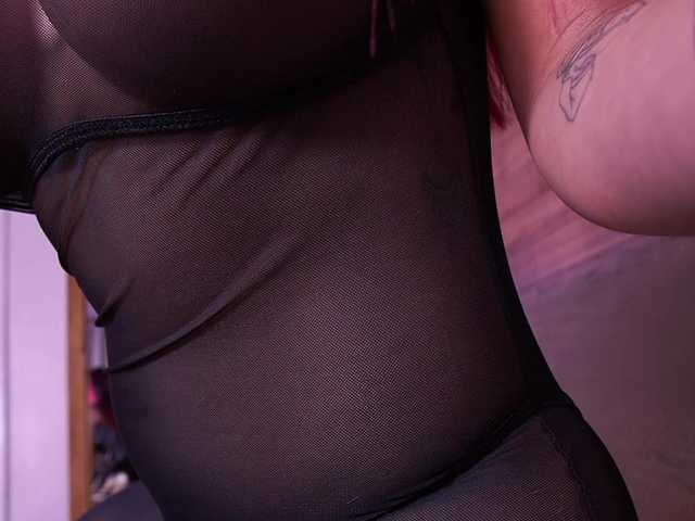 AmmyScott's BongaCams show and profile