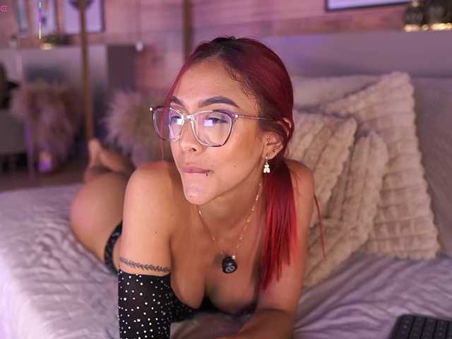 AmmyScott's BongaCams show and profile