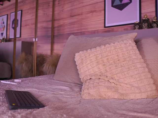 AmmyScott's BongaCams show and profile