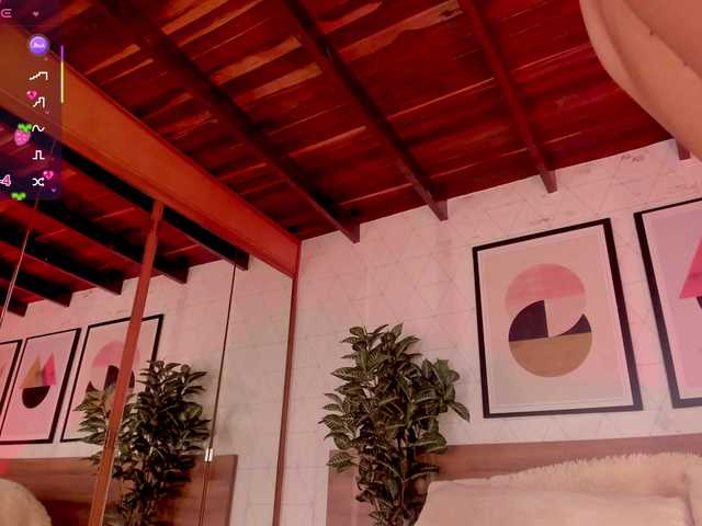 LunaRuso's BongaCams show and profile