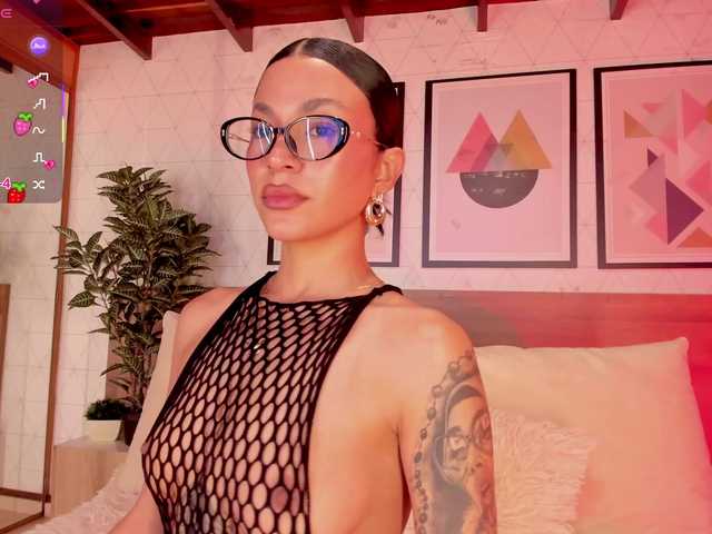 LunaRuso's BongaCams show and profile