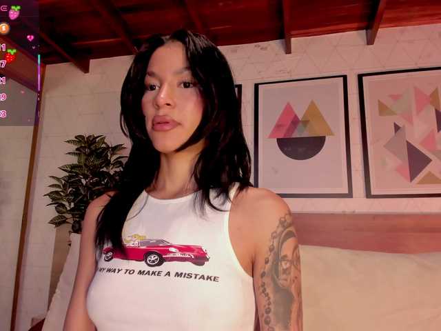 le modèle LunaRuso est en webcam porno dans un show sur le site bongacams, il possède les tags suivants: Latino/Hispanic,Brunette,Shaved