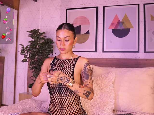 LunaRuso's BongaCams show and profile