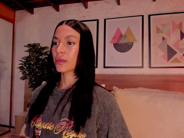 LunaRuso's BongaCams show and profile