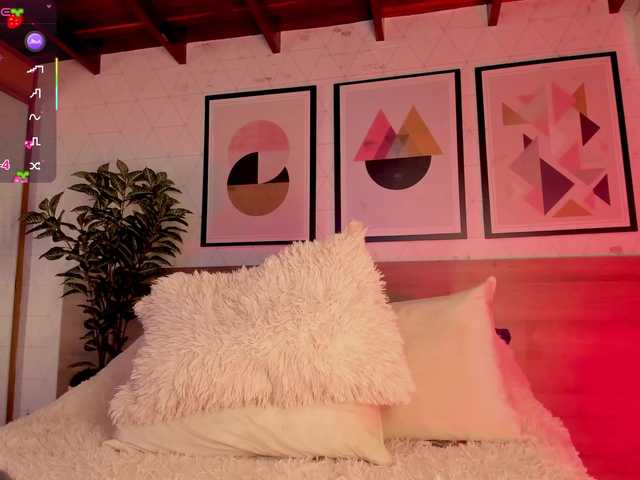 LunaRuso's BongaCams show and profile