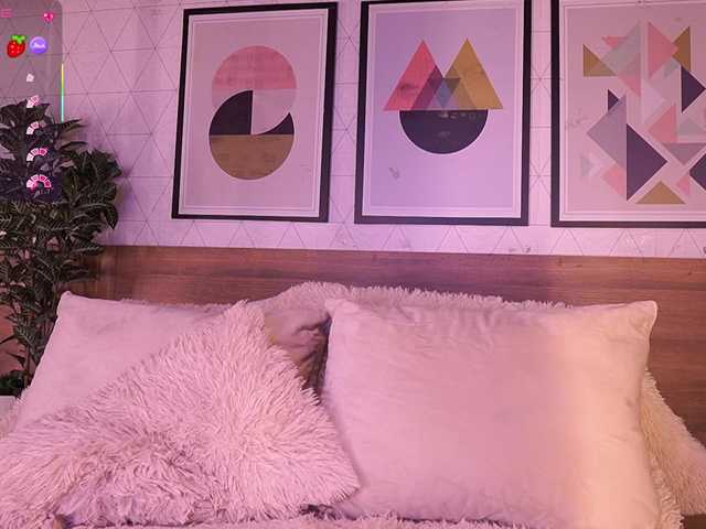 LunaRuso's BongaCams show and profile