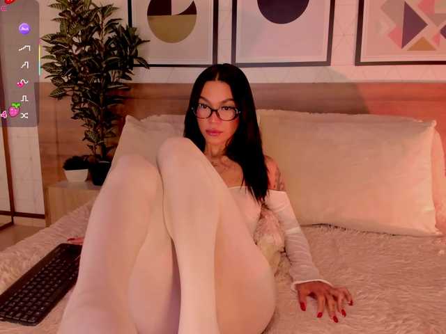 LunaRuso's BongaCams show and profile