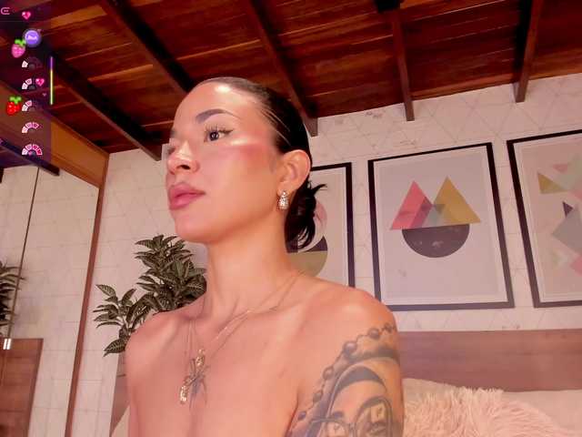 LunaRuso's BongaCams show and profile