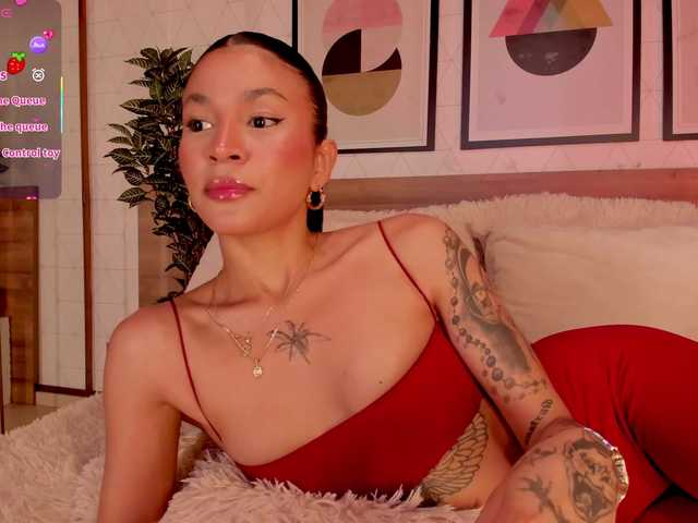 LunaRuso's BongaCams show and profile