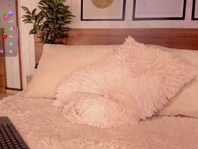 LunaRuso's BongaCams show and profile