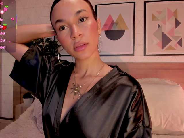 LunaRuso's BongaCams show and profile