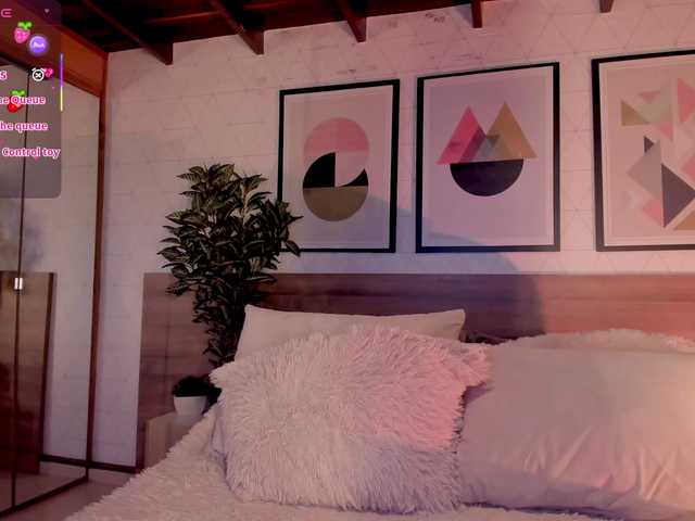 LunaRuso's BongaCams show and profile