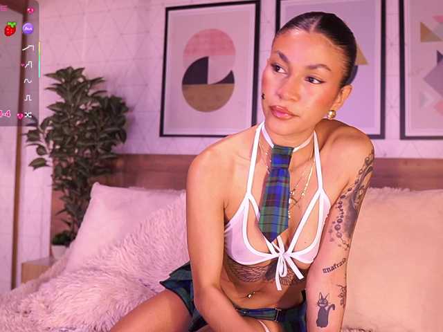 LunaRuso's BongaCams show and profile