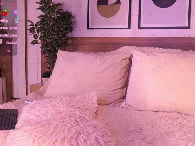 LunaRuso's BongaCams show and profile