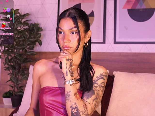 LunaRuso's BongaCams show and profile