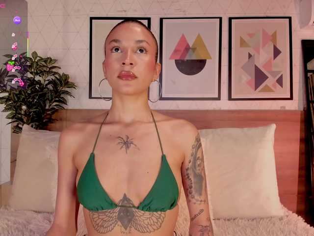 LunaRuso's BongaCams show and profile