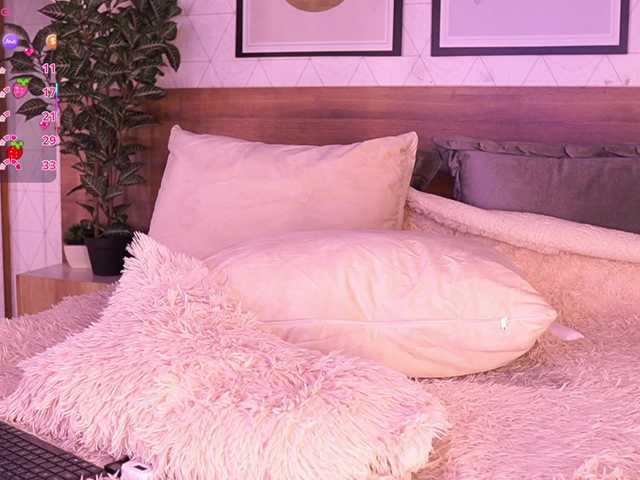 LunaRuso's BongaCams show and profile