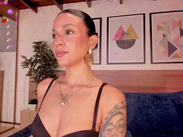 LunaRuso's BongaCams show and profile